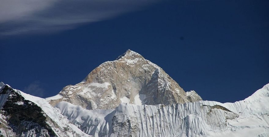 Makalu Base camp Trek