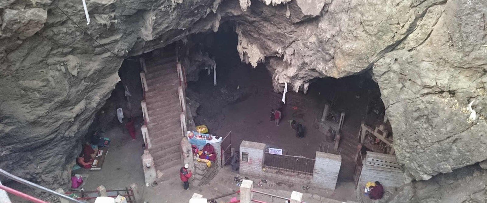 Maratika cave halesi tour